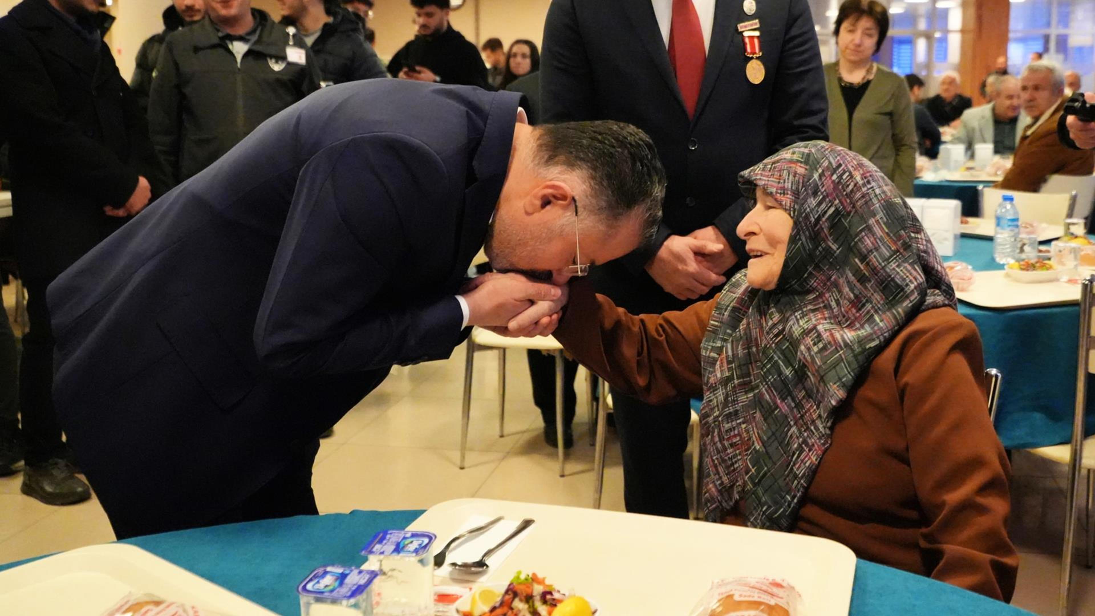 KBÜ Rektörü Prof. Dr. Fatih Kırışık'tan Anneler Günü Mesajı