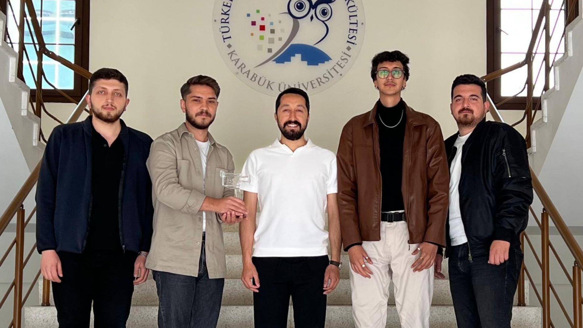 Cam Adam Belgeseline “Etkileyici Senaryo Ödülü”