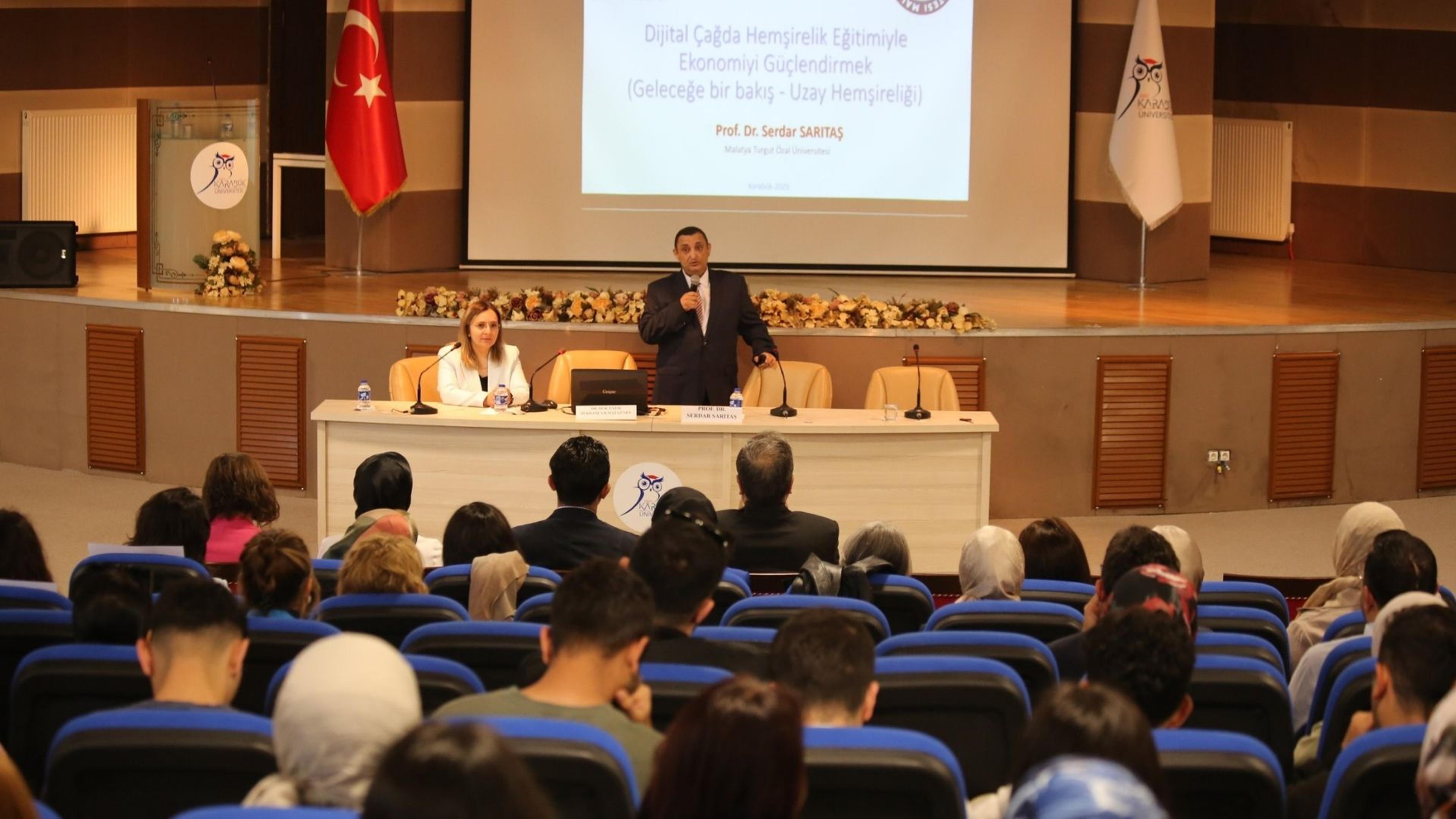 Hemşirelik Haftasında Önemli Konferanslar Düzenlendi