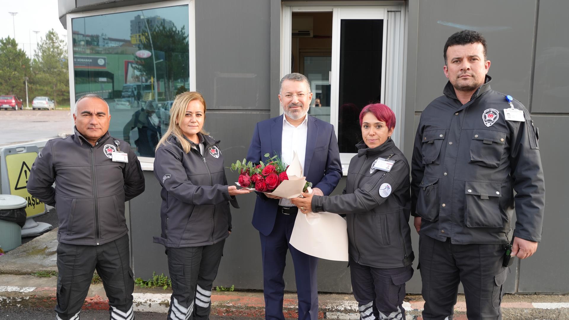 KBÜ Rektörü Prof. Dr. Fatih Kırışık’a Güvenlik Görevlilerinden 24 Kasım Sürprizi