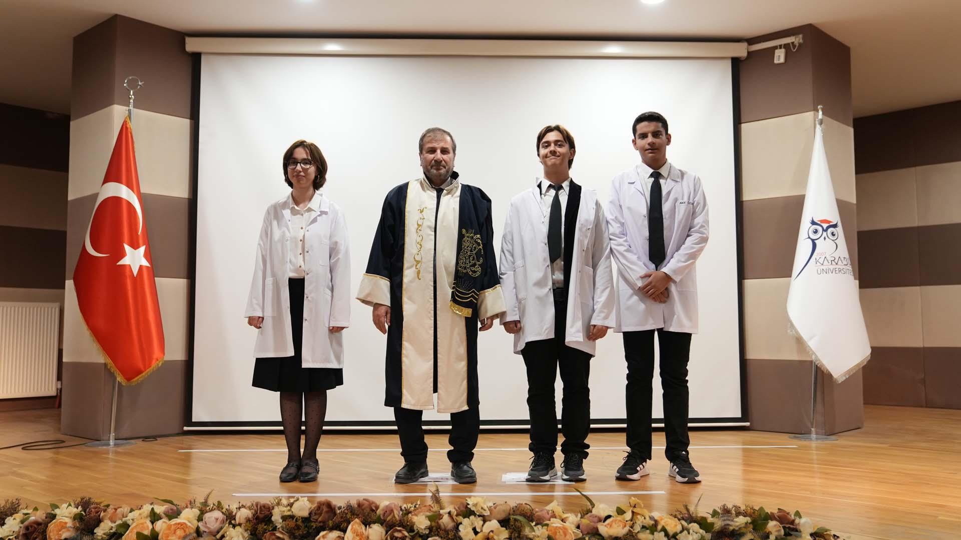 KBÜ’de Beyaz Önlük Coşkusu Yaşandı, Tıp Fakültesi İçin Yeni Eğitim Alanı Müjdesi Verildi