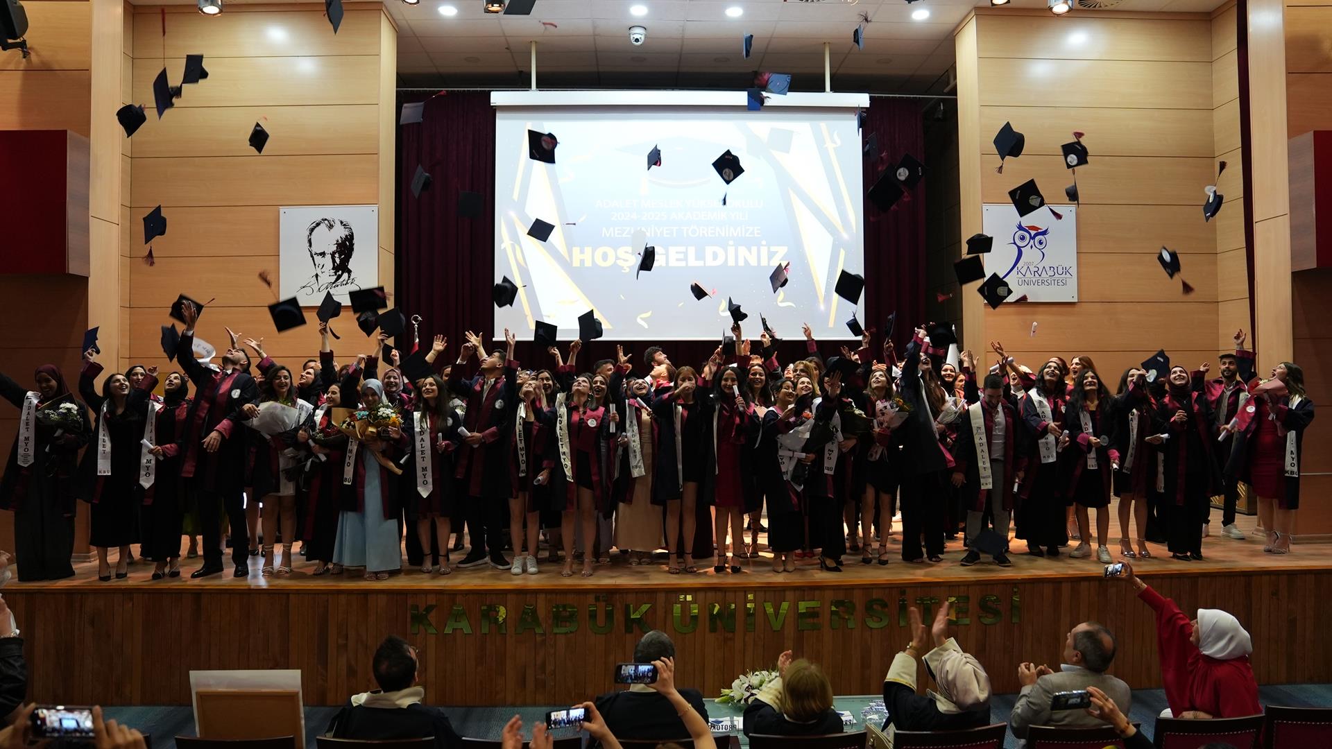 KBÜ Mezuniyet 2025 | Adalet MYO Mezunları Diplomalarını Coşkulu Törenle Aldı