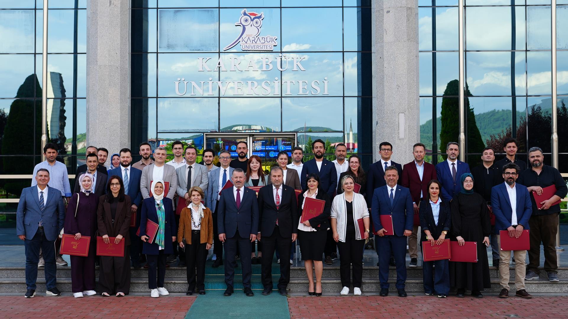 Sosyalfest’in Başarısında Emeği Geçen Akademik ve İdari Personel Onurlandırıldı