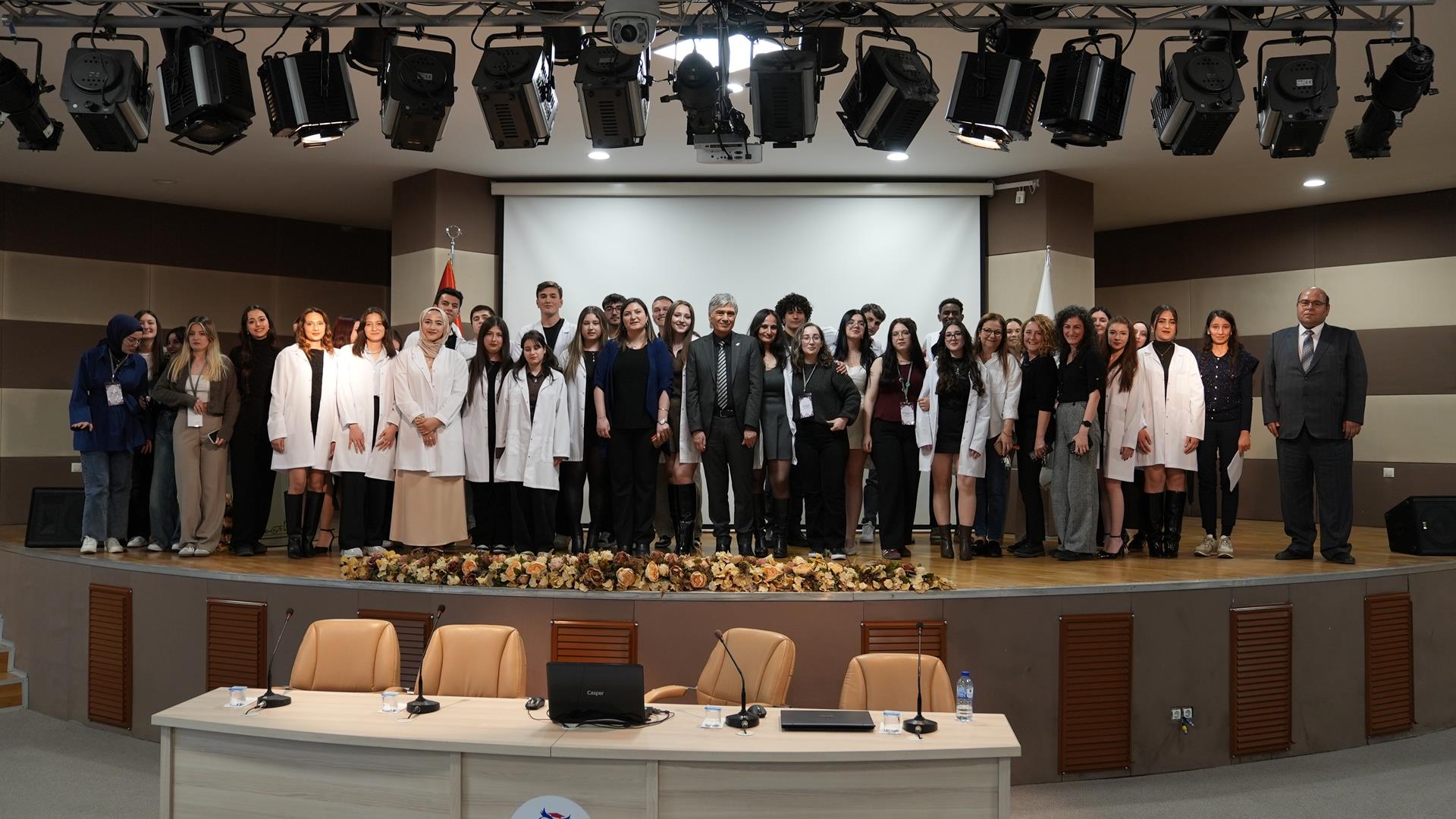 Karabük Üniversitesinde Geleceğin Kimyagerlerinin Önlük Giyme Heyecanı